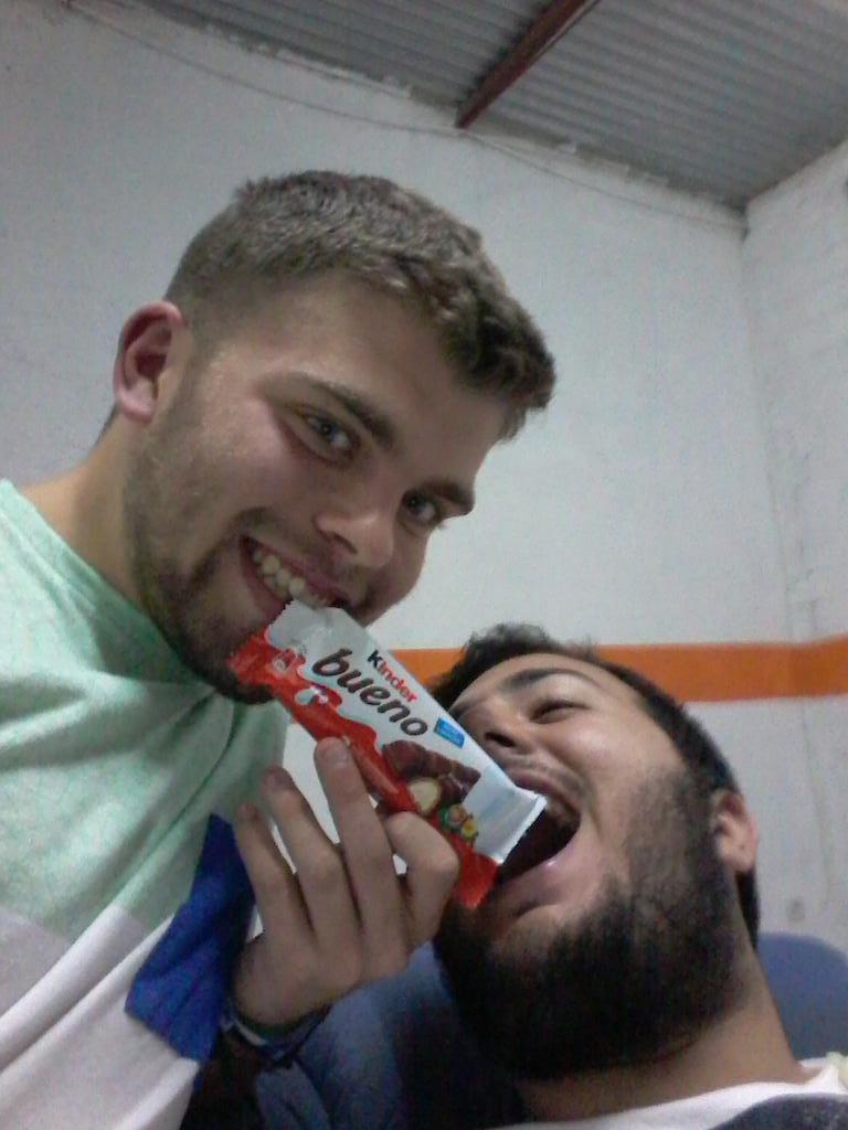 juanlu7mixta's tweet photo. Que lástima @kitkatspain nos pasamos a @OfficialKinder ya que este nos daba para los últimos 15 @Alvaro14Morales http://t.co/IMkdHGJS88