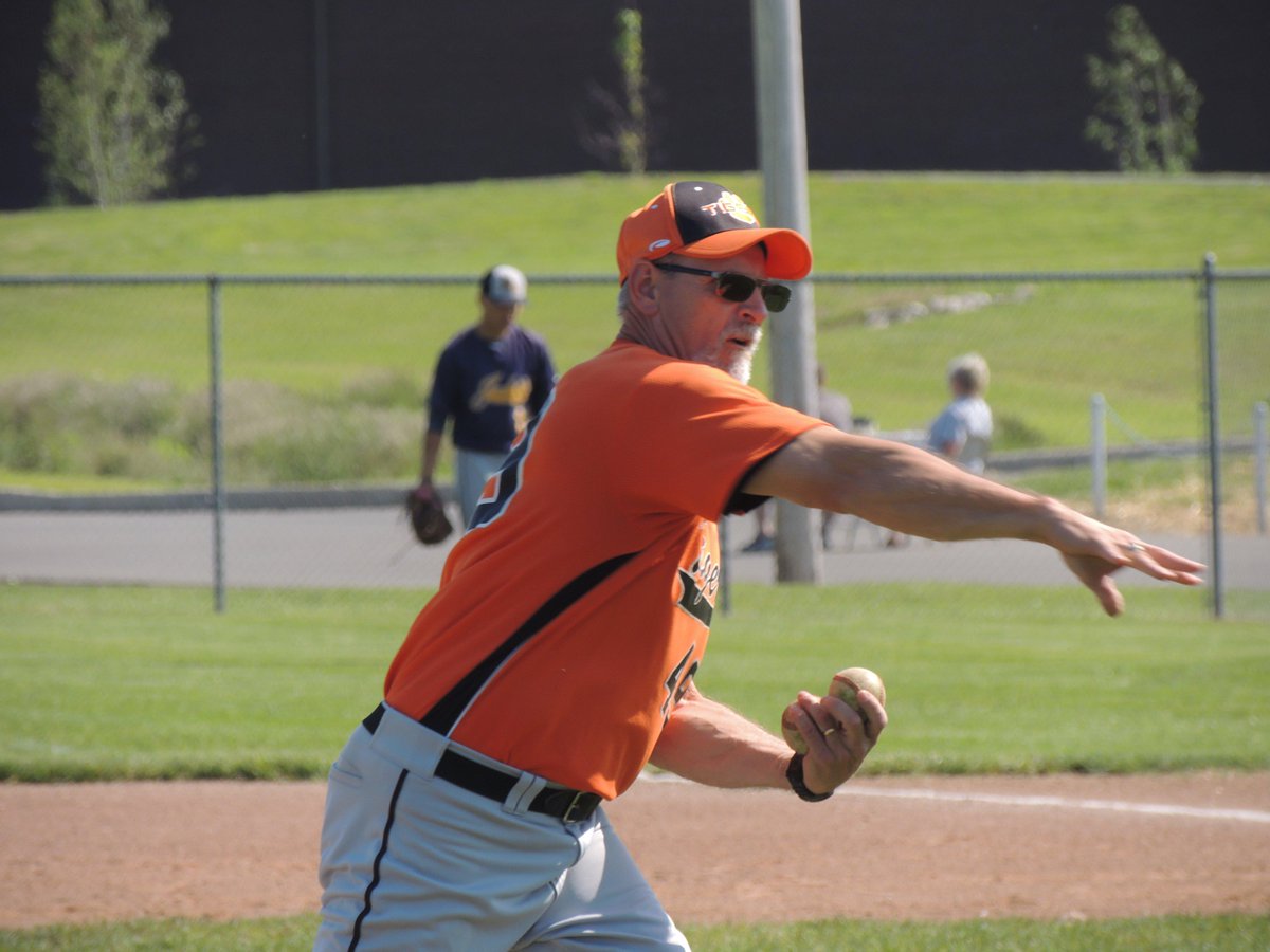 JakeFurr11's tweet photo. @SenecaEast says goodbye to a legend today. Frank Lamoreaux retires after 30 years. Great career coach! http://t.co/7qs4OVpFwK