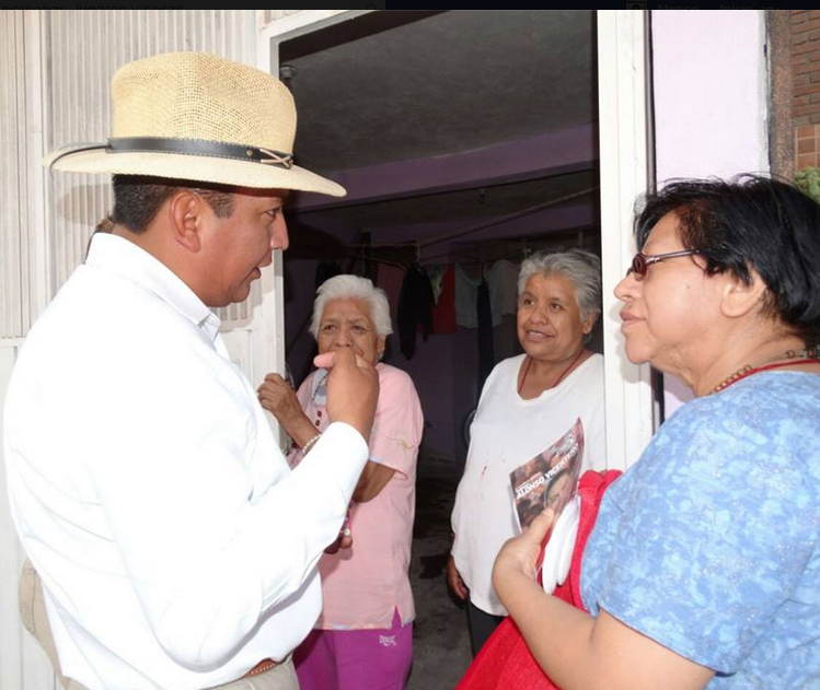 alonsovicenteno's tweet photo. En Real de Tultepec, nuestros vecinos se acercan y nos brindan un voto de confianza. ¡No les vamos a fallar! http://t.co/nackF0p4Mx