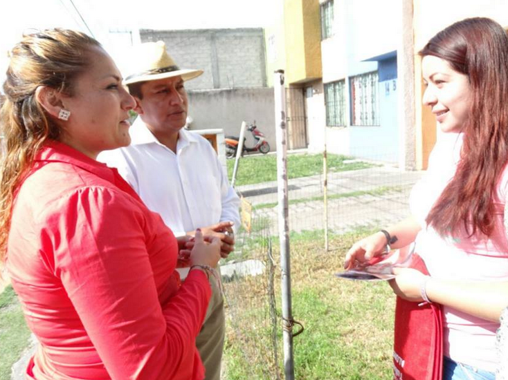 alonsovicenteno's tweet photo. En Real de Tultepec, nuestros vecinos se acercan y nos brindan un voto de confianza. ¡No les vamos a fallar! http://t.co/nackF0p4Mx