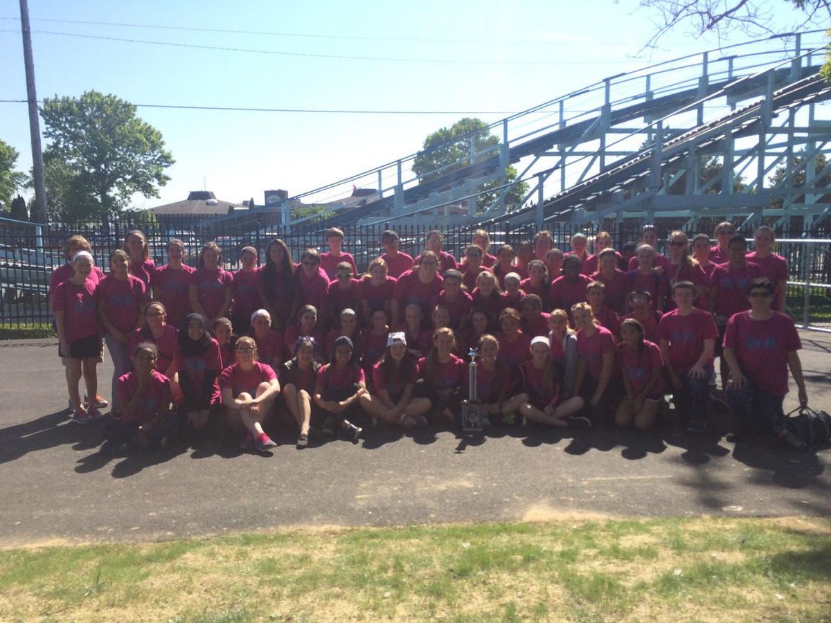memorial_ms's tweet photo. Congrats to MMS Choirs for their 1st Place Superior ratings in both their divisions at Cedar Point today!! http://t.co/IsN0t32gSX