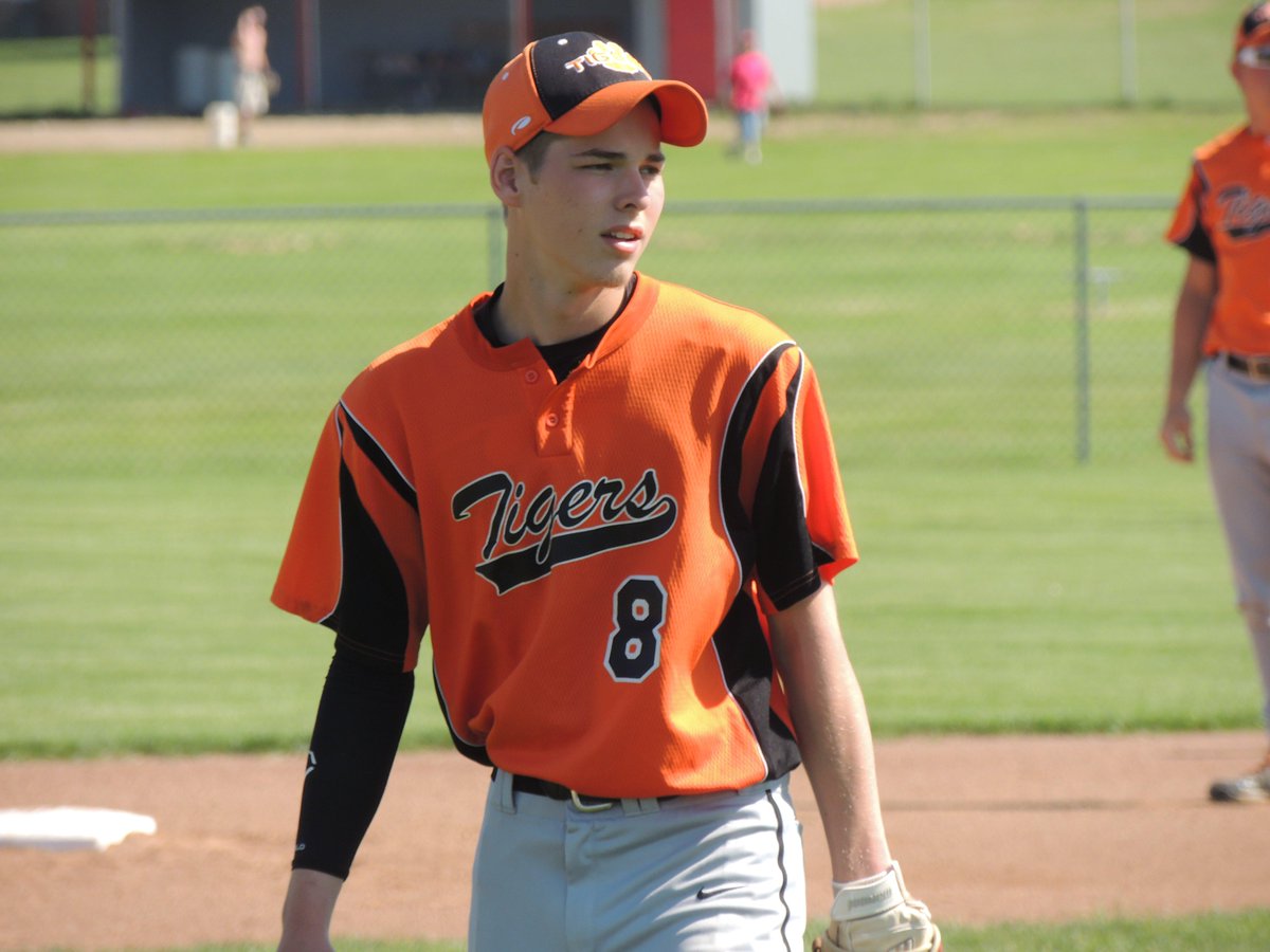 JakeFurr11's tweet photo. N10 POY @dtipple23 played stellar defense and collected the Tigers only hit. http://t.co/vgBFEydqAi