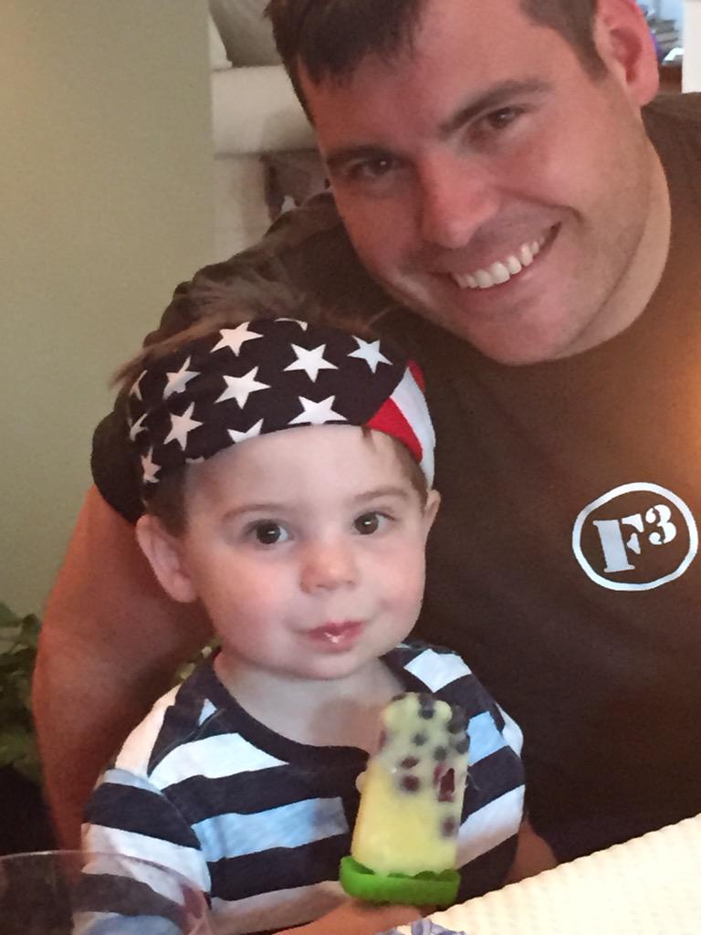 PitinoF3's tweet photo. Pitino Jr. Maybe Richard? #dewrag and all http://t.co/iFh3UUsGDf