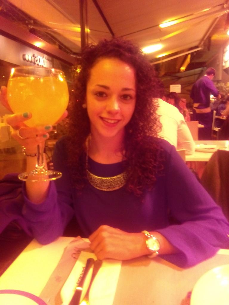 saradreams6's tweet photo. Que agustito ... #relax#copitas#centro#sabado#enlagloria http://t.co/Y2zzrmKiQ0