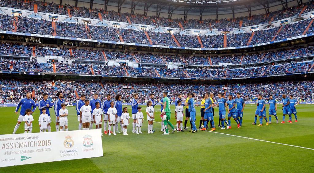 IkerCasillas's tweet photo. Gracias por apoyarnos una vez más en casa. Muchos goles para cerrar la temporada en el #Bernabéu .
#HalaMadrid ! http://t.co/C1UTq19MRl