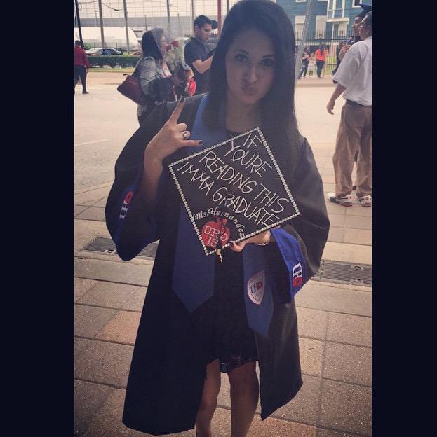 christina10_28's tweet photo. #UHDGRAD2015 CONGRATS TO MY SIS GARDUATING @Drake http://t.co/75CSXl1lMX