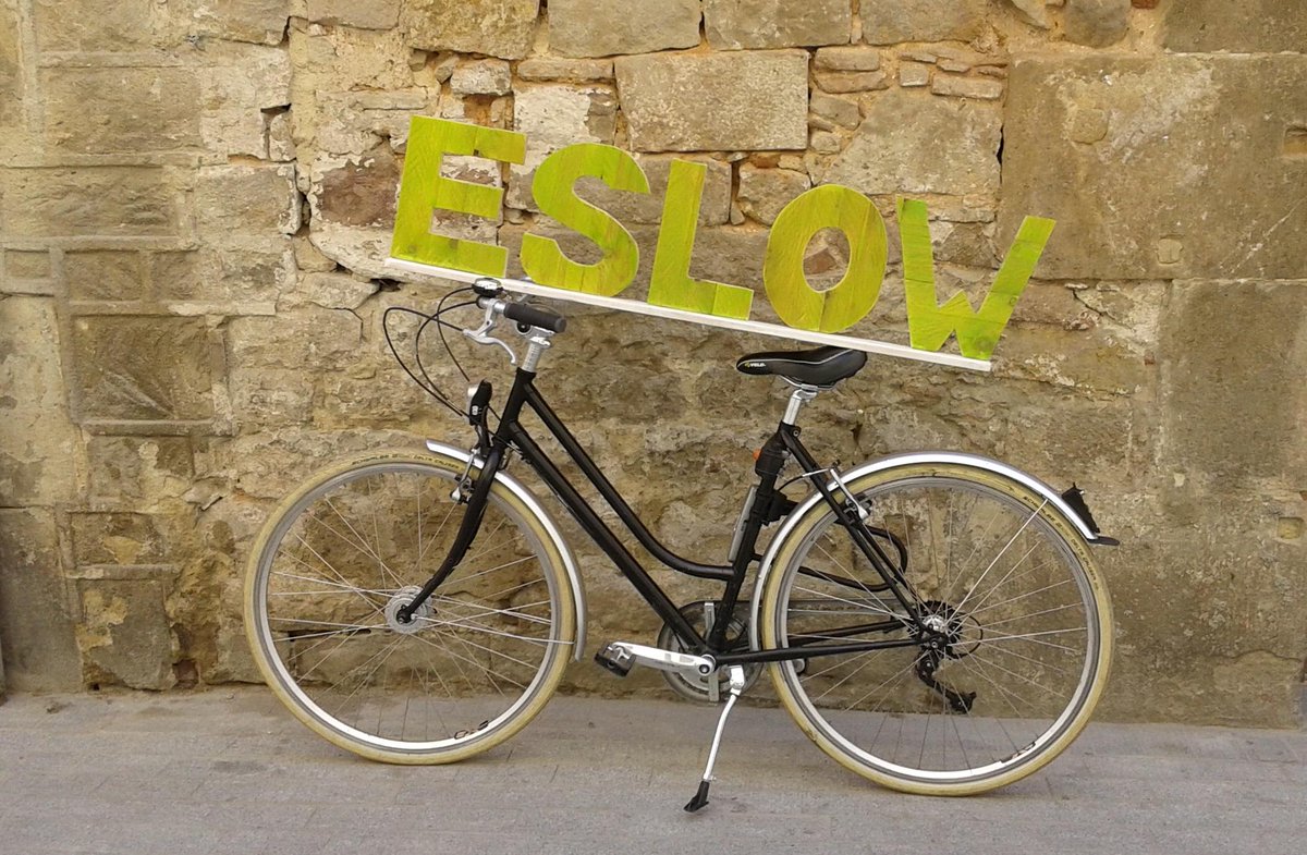eslowmarket's tweet photo. Gràcies a tots els que heu vingut a #EslowMarket A reveure! http://t.co/L4isxrSGzU