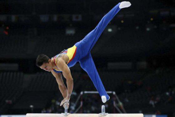 Jossimar Calvo, oro en arzones en Copa Mundo de Gimnasia bit.ly/1AlUHAx