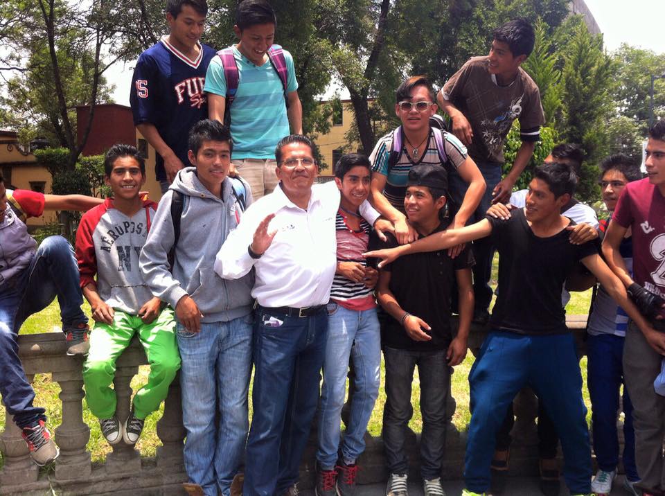 PasionPorAzcapo's tweet photo. Con jóvenes de #Azcapotzalco hemos creado el Consejo Encuentro Juvenil y Estudiantil Azcapotzalco #HagámosloNosotros http://t.co/V73EOUfb00