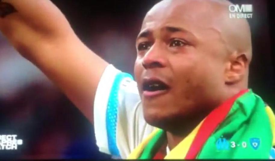 TeamOM_Officiel's tweet photo. 🙌🙌🙌🙌 En larmes, André Ayew fait ses adieux à l'Olympique de Marseille 🙌🙌🙌🙌 #TeamOM 🔵⚪ http://t.co/TkYnBgv2YE