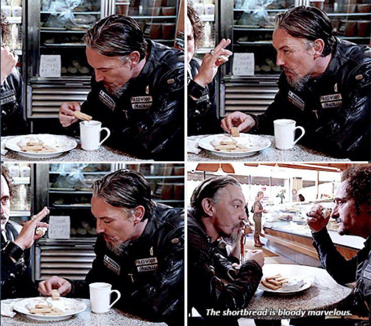 black_mamba_06's tweet photo. #SOALegends<3 #Tiggy &amp; #Chibby!<3 @KimFCoates &amp; @TommyFlanagan "You're FABULOUS MEN"! @SOAAddicts @Kim_coates_Hair http://t.co/sglfsNUOWU