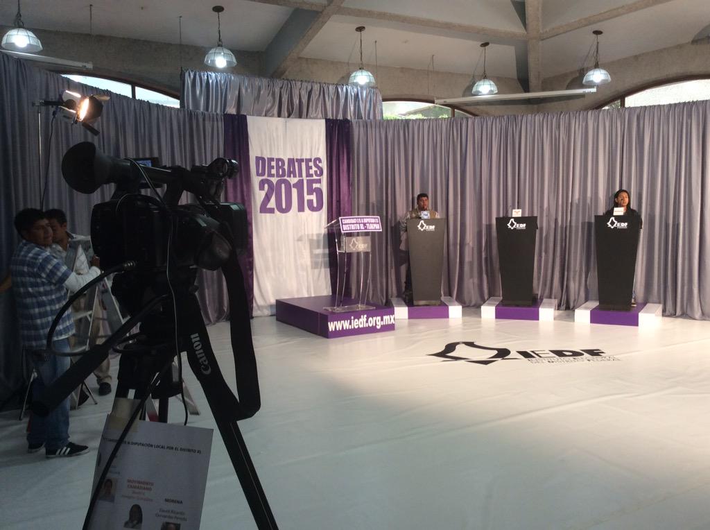 iecm's tweet photo. En unos minutos comienza el debate entre candidata/os al #DistritoXL, síguelo en el sitio del IEDF y @Capital_21 http://t.co/pqFsv2we05