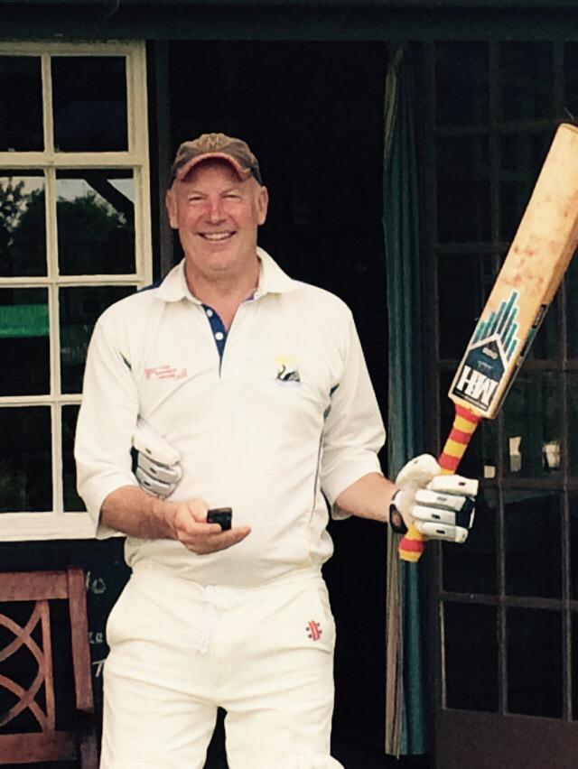 ShobrookeParkCC's tweet photo. Richard Pyle celebrating Dan's ton today. http://t.co/W9w1ZfnkEV