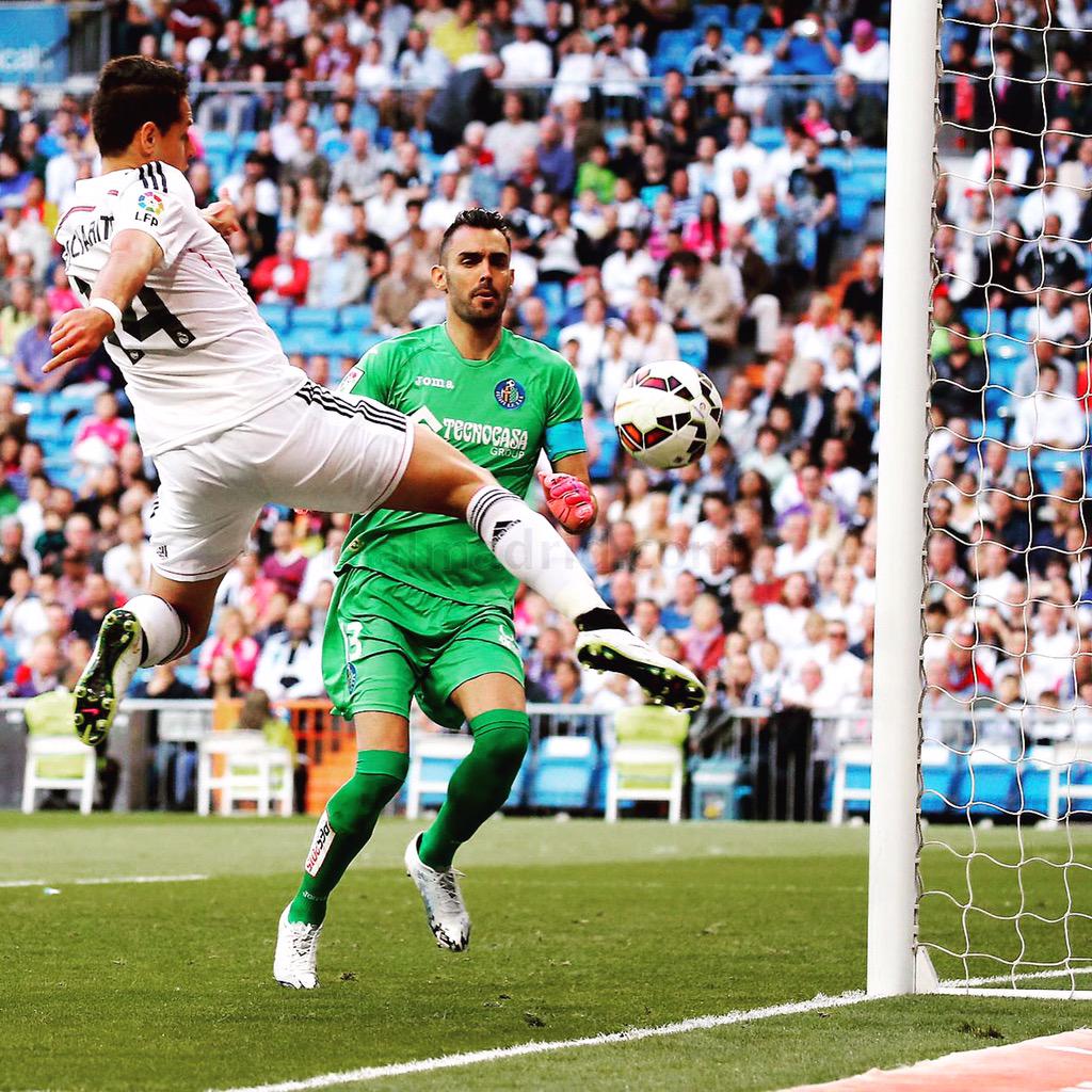lucia_villalon's tweet photo. La excelencia no es un acto.Es un hábito @CH14_ Siéntete orgulloso de lo q has hecho cada día... Te admiro! #1422 http://t.co/JRThkM540D