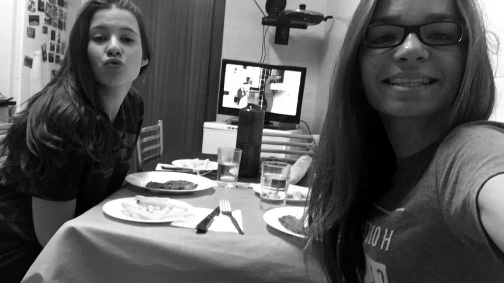 bribribliibli's tweet photo. Te amo a más no poder, gracias por todo!!!!💘 te voy a echar tanto de menos😔👸🏼 http://t.co/STWCphy5O9