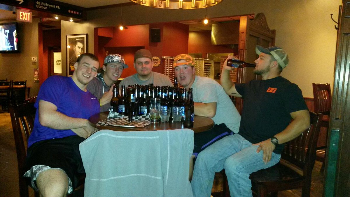 hartoebben's tweet photo. @TheRealJDubb7 @nicktheshit8 @DNealJenson @Vandong25 @therealcb34 last night was a treat, we need to do it again! http://t.co/nX9md5mgE2