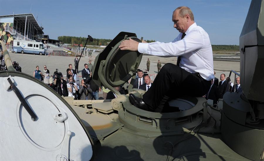 noelceballos_'s tweet photo. Putin se prepara para recibir con los brazos abiertos a todos los eurofans el año que viene en Moscú. #trospidvision http://t.co/MFQL3AERcp