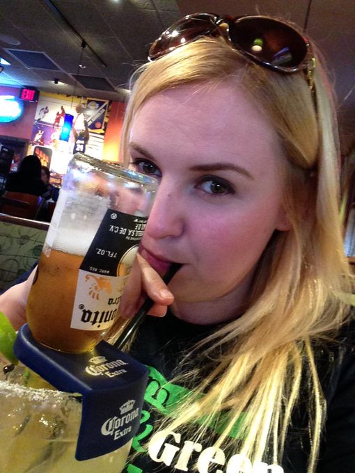 Well well now... Since you're buying... Sure! I will have one! #coronarita http://t.co/vSmOVdKjpQ<a href="/tag/coronarita"class="tags"><span>#coronarita</span></a>