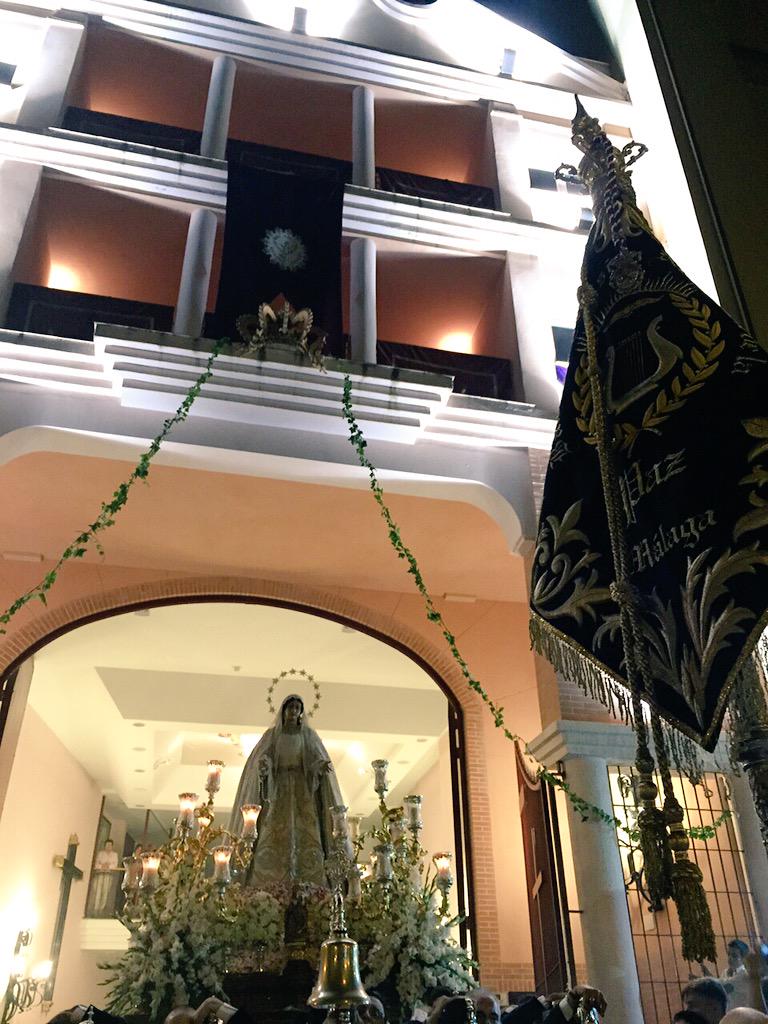 Lapazmalaga's tweet photo. Termina la procesión de Pentecostés de @RociodeMalaga; un año mas hemos puesto los sones al caminar por tu barrio http://t.co/9WelQ459X1