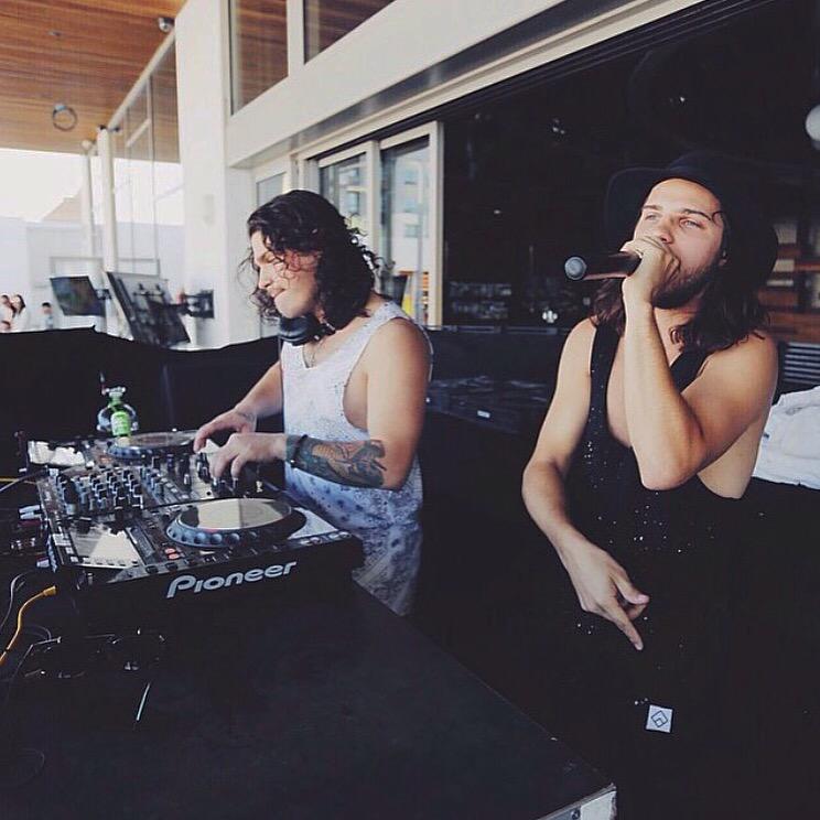 DVBBS's tweet photo. pool party vibes in Arizona ... good vibes all weekend long @MayaClubAZ http://t.co/e7dXGvCvyQ