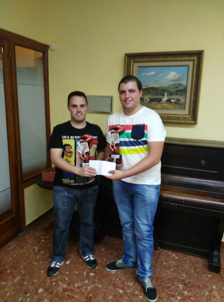 GoyoLC's tweet photo. Primeros!! @ChakynRutina @GoyoLC http://t.co/InA5IG0CZ1