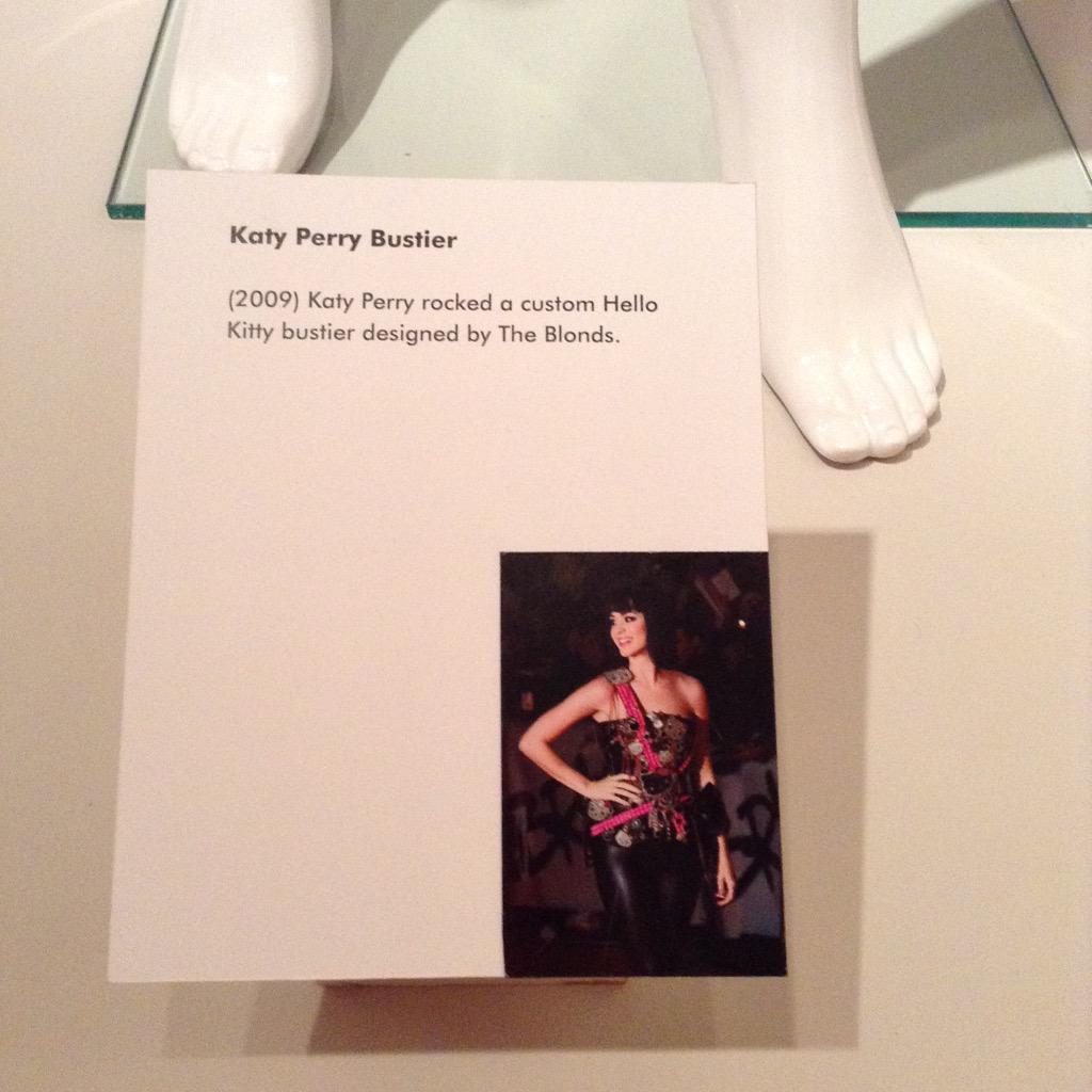 ixchilanting's tweet photo. @imzaridanielle #HelloKittyJANM #HelloKittyExhibit π http://t.co/uFUbOL4i4Z