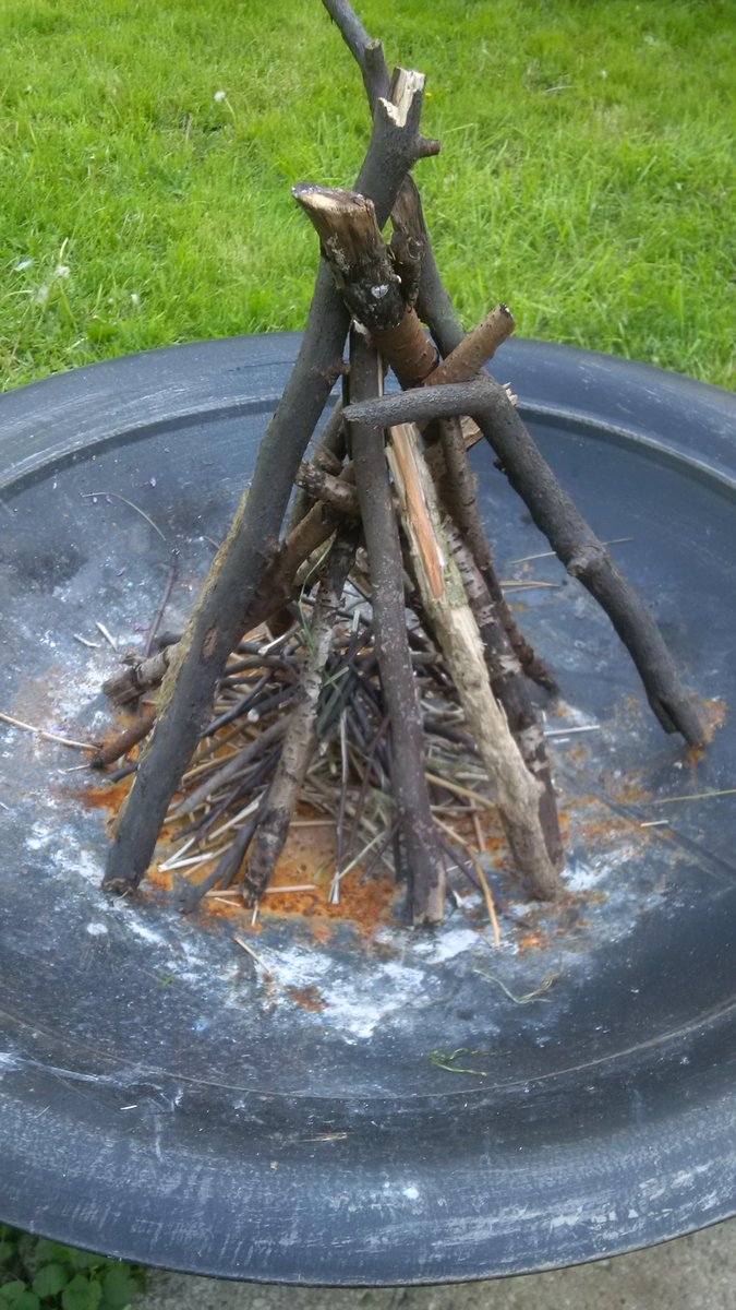 st3v3turn3r's tweet photo. Mad fire building skillz courtesy of @scoutscanada1. #onematchfire. http://t.co/aP1cyRIzrK