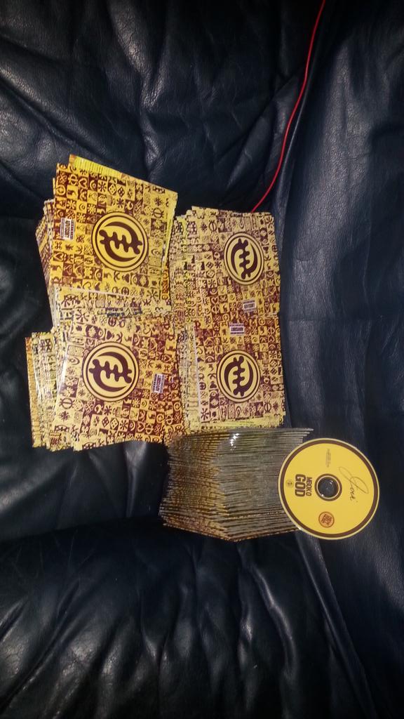 PASCAL_YK's tweet photo. ใMbokoGOD CD's in Bueaใ Call/Text/Whatsapp any of these numbers
671774733
651696798
679486882
661466521
#MobileAGENTS http://t.co/yFdsRXgLlo