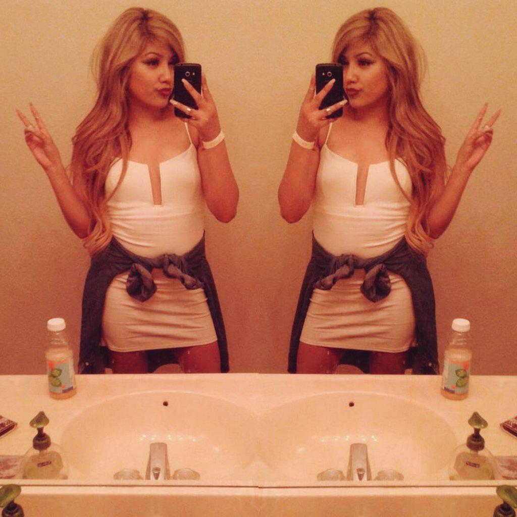 loner_shawty's tweet photo. 😙✌👀 http://t.co/dDm5b54Tzc