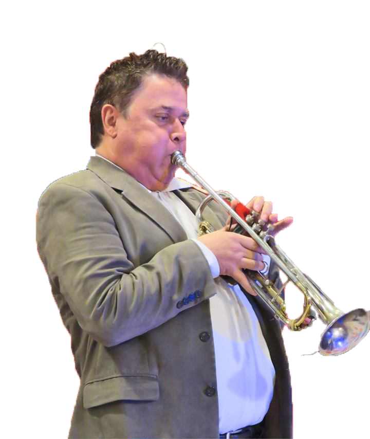 Acabatelo_PNG's tweet photo. @mario_bezares tocando trompeta en el 9no aniversario de Acabatelo http://t.co/6nVydfqInu