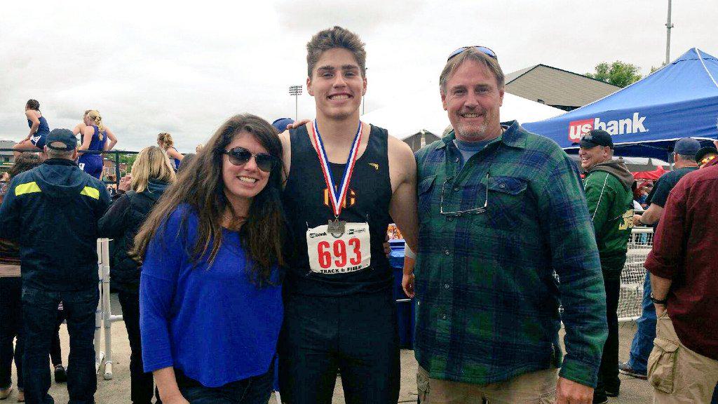 benpearsonn_'s tweet photo. Thanks to everyone who wished me good luck and supported me this season! especially my parents 💙 #6thinstate http://t.co/yh4qMxGfrD