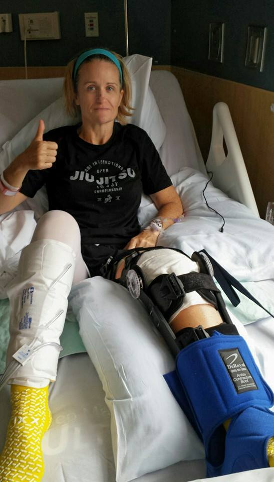 bjjbot's tweet image. RT KimDeanArt: This happens when your training partner does flying guard! Jan 5 Complete #kneedislocation #BJJ #os…