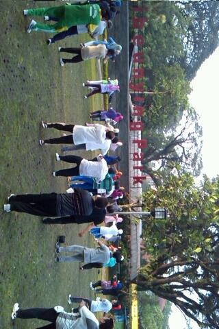 senam dulu yuuuuk ! 
cc <a href="/ridwankamil/">Ridwan Kamil</a> <a href="/PemkotBandung/">Pemkot Bandung</a> @diskamtam