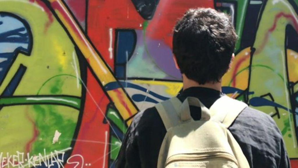 VIDEO: Greece debt crisis: A street artist's graffiti guide dlvr.it/9xY1yj