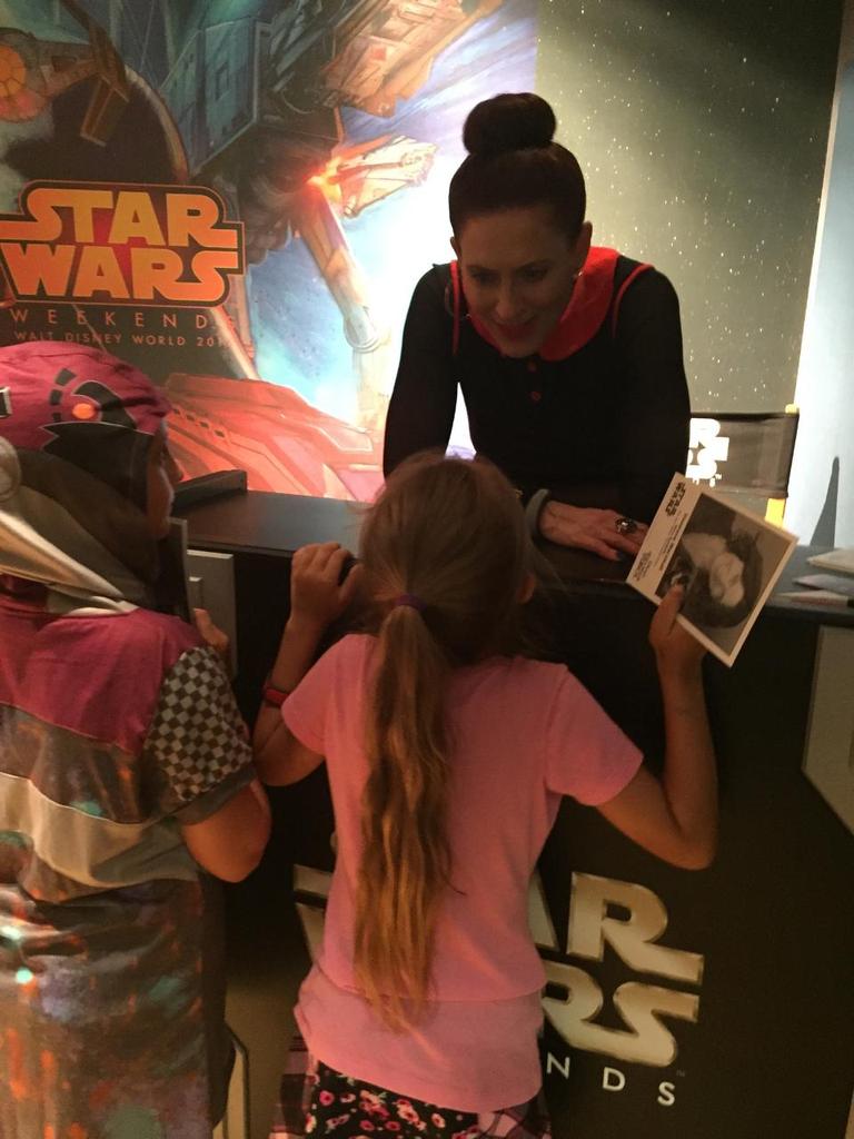 Chosenonslaught's tweet photo. @vanmarshall my little princess meeting her new idol Hera #SWW2015 http://t.co/GBIuPWje6E