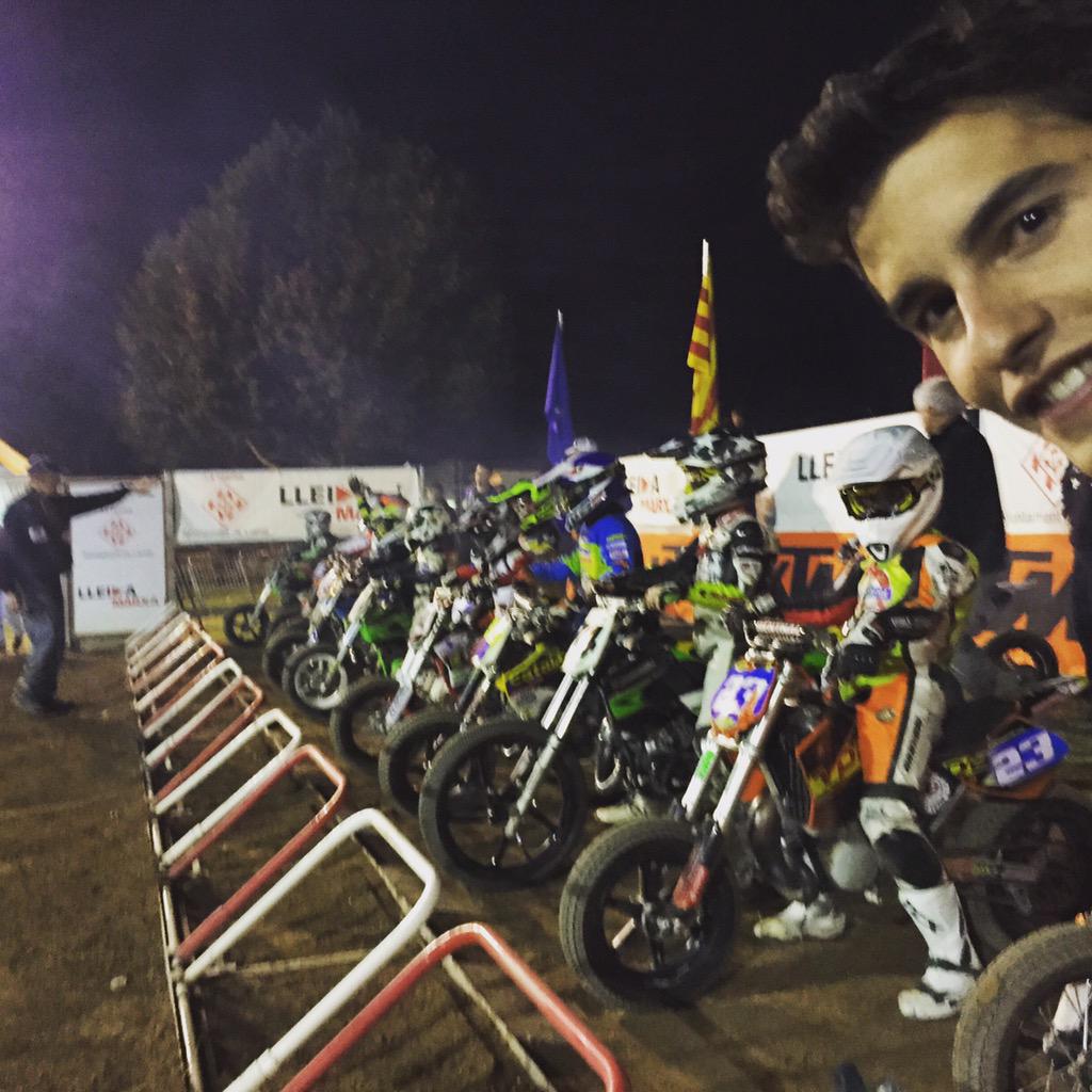 Disfrutando del dirt track en <a href="/motocros_rufea/">Circuit Rufea</a> ! Como suben los pequeños🙈✊/ Enjoing dirt track races in Lleida (Rufea)