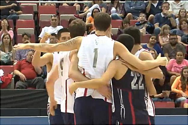FanZone1's tweet photo. This is intense!!! #USAVmnt 12 vs @VBallCanada 12 2-2(22:25, 25:19, 25:21, 21:25,) #NORCECAcc @usavolleybal5 http://t.co/LYCtiN1qYO