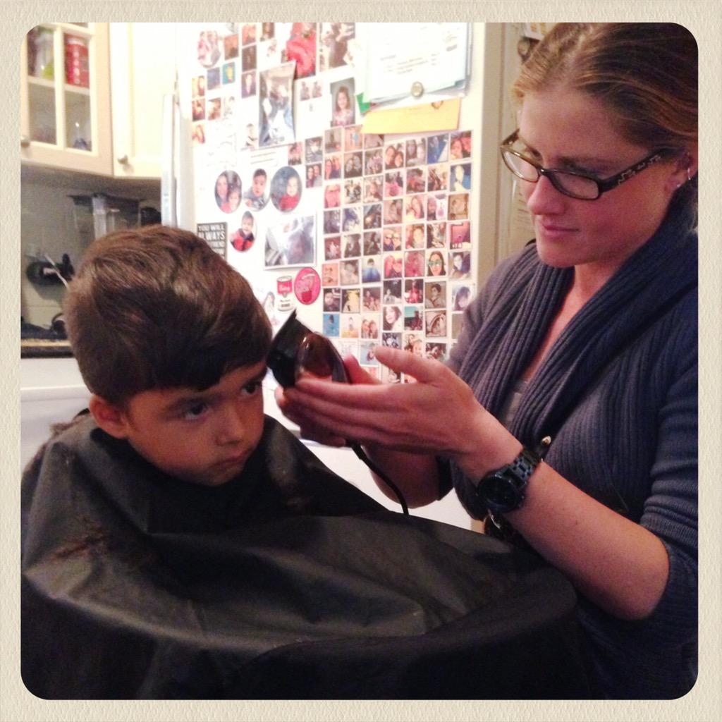vanmobilehair's tweet photo. Hip cut 4 little A. today! Fell asleep+I had to hold his head up. Thanks @bahoonie for the pic #vancouverhairstylist http://t.co/krJYgKEuQj