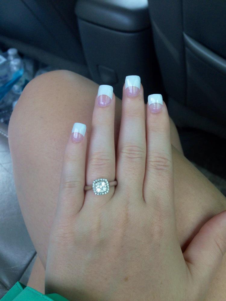SweetAsTea13's tweet photo. So, I'm almost a month late, but I just wanted to let y'all know, I'M ENGAGED! 💍👰😍❤️ He asked on May 6th. 🙈💖 http://t.co/ZlTUHJ40Iu
