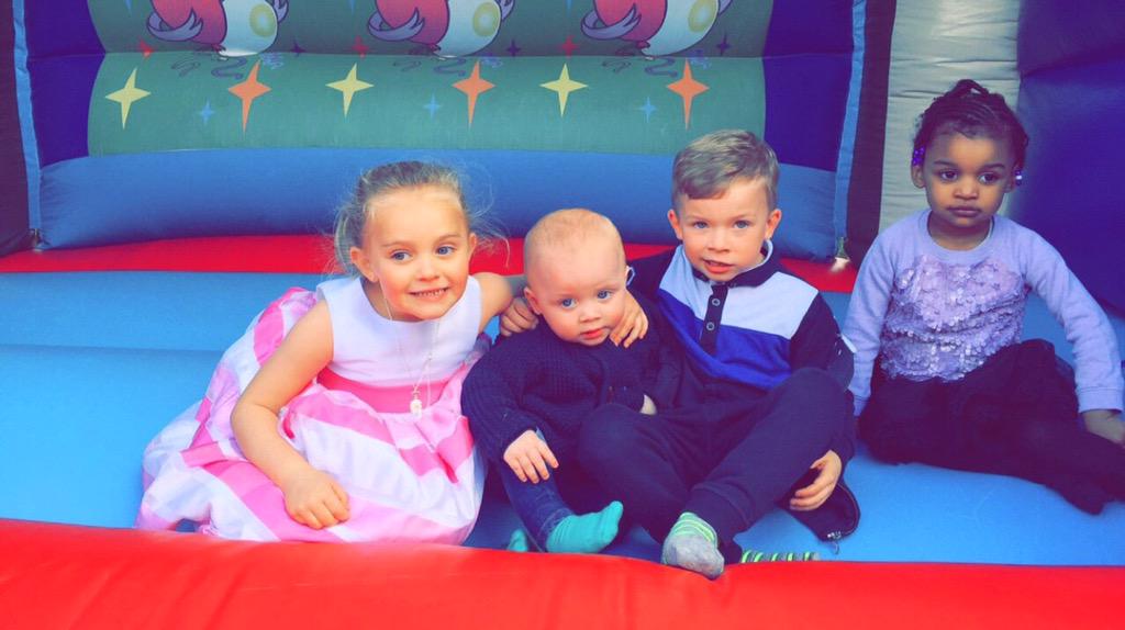 AllegriJ's tweet photo. My little people ❤️💙💙 http://t.co/kpYSt5wk0i