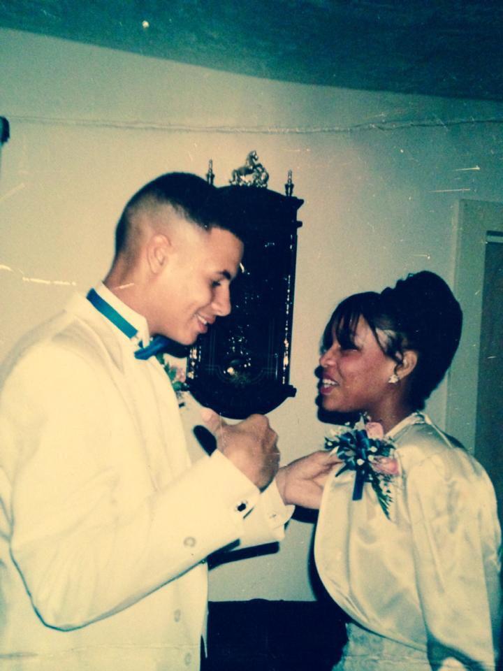3babesnahubby's tweet photo. I'm still In Love with my High School Sweetheart😍😘😍 @njwilliams5914 #highschoolsweethearts #truelove #last #Prom1993 http://t.co/EXrZWrmDXx