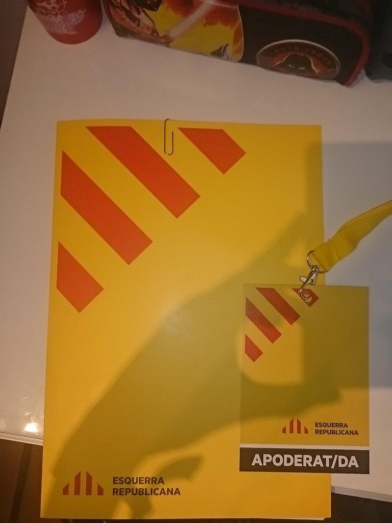 SergiP_palau's tweet photo. Bon dia! Preparat per viure una jornada llarga i, esperem, historica també #Eleccions2015 #24M #apoderatserc http://t.co/mi1RlP69oe