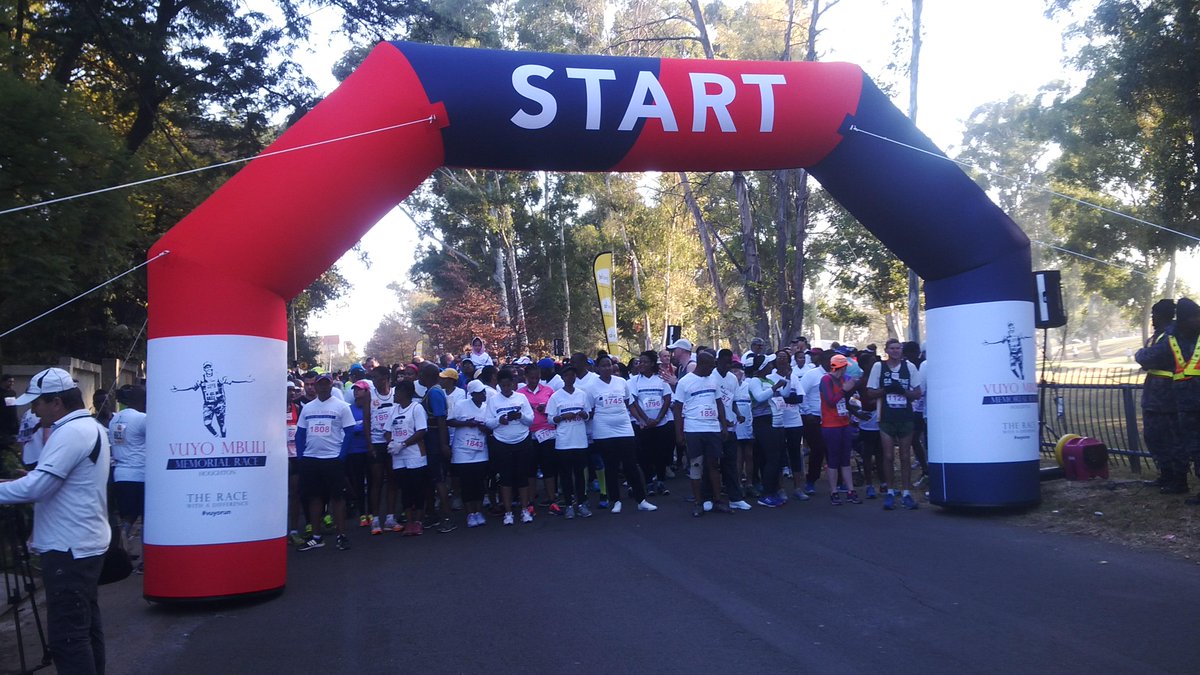 CityofJoburgZA's tweet photo. Athletes geared up to start the Vuyo Mbuli Memorial race @MorningLiveSABC at James &amp; Ethel park #VuyoRun ^LL http://t.co/4vgA2YZCF2