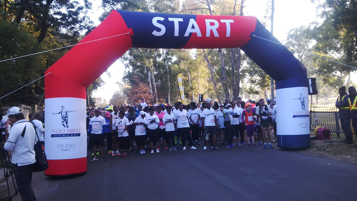 CityofJoburgZA's tweet photo. Athletes geared up to start the Vuyo Mbuli Memorial race @MorningLiveSABC at James &amp; Ethel park #VuyoRun ^LL http://t.co/4vgA2YZCF2