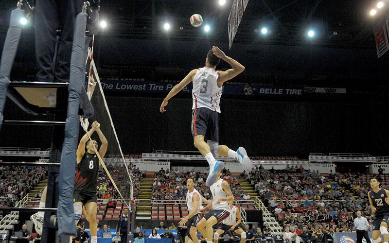 usavolleyball's tweet photo. ICYMI The U.S. Men lost a #borderbattle to Canada on Saturday http://t.co/QUXzk30ZOB http://t.co/RiSiIqff28
