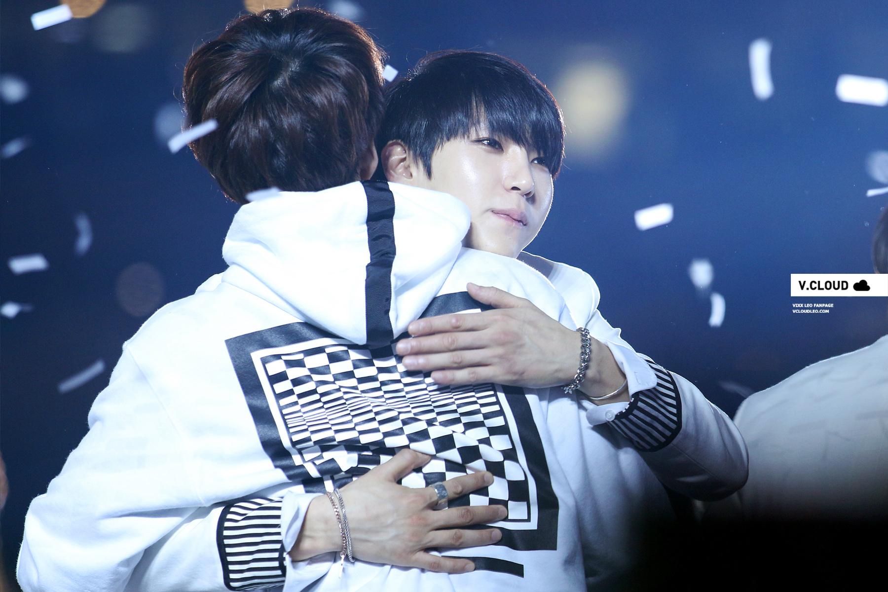 CFv9a0PUkAEptc0.jpg:large