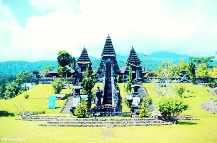 Margana_10's tweet photo. #OneDayInBBS2015 #XIIPA3 #lombaPhotograph #KitaCintaAlam #BogorIndah #BogorBanget #PureParahyanganAgung @osisBBS http://t.co/ONNveo0a4x
