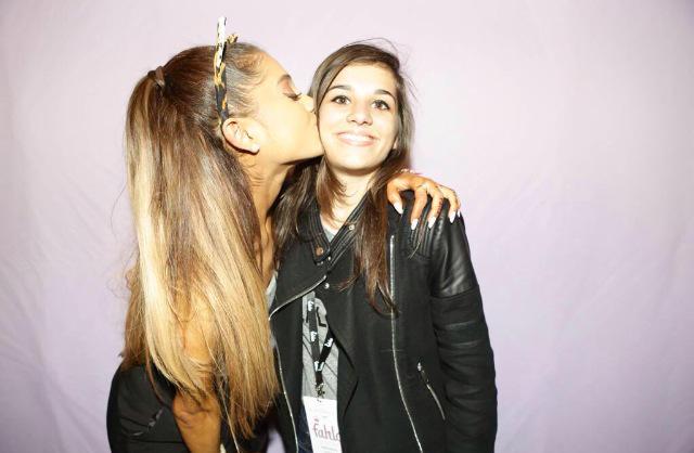 BFelinzya's tweet photo. #MeetAri @ArianaGrande 😭😭 http://t.co/771NDwch6Z