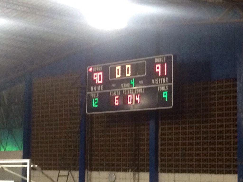 OslecRubio's tweet photo. hoy en Santa Ana gracias al deporte del basketbol por darnos estas emociones @fesabal @RodolfoMena13 @ybukele #cojute http://t.co/OjmEeyaUpE