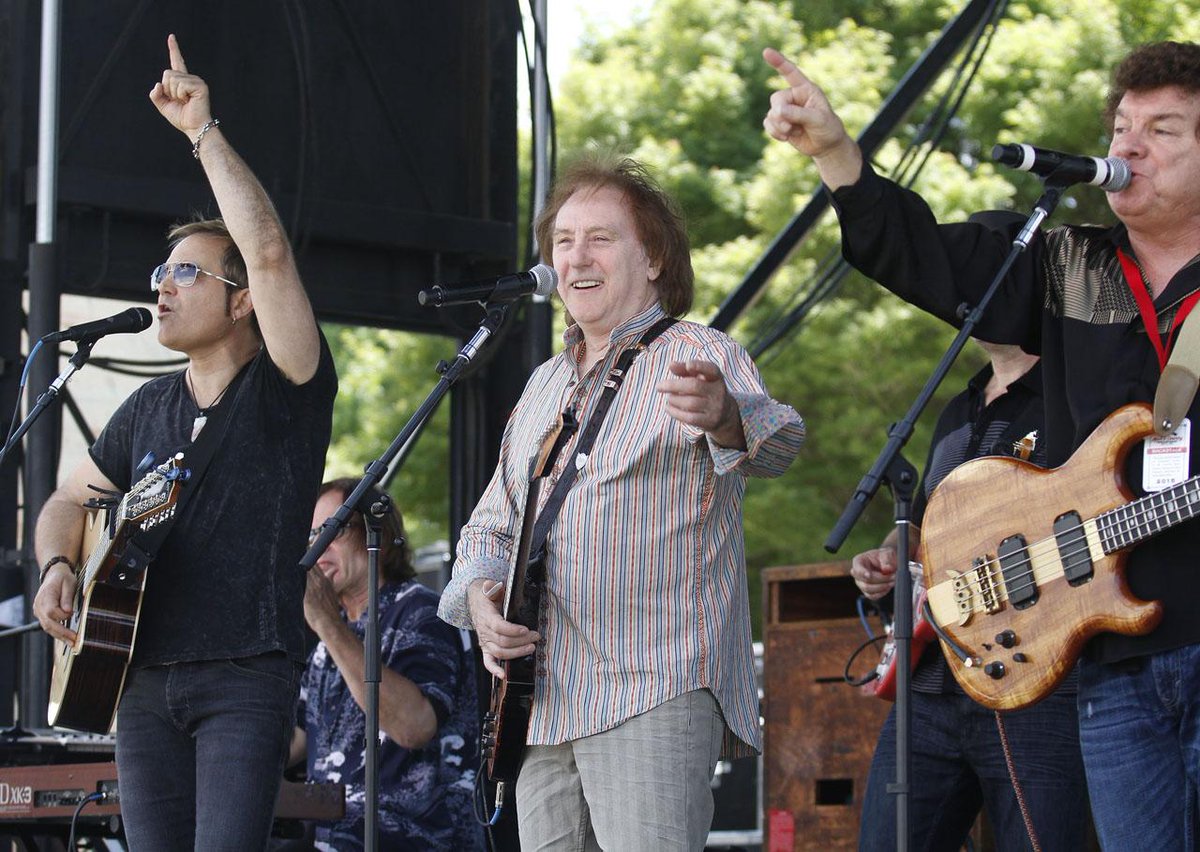 jhdps's tweet photo. Denny Laine of Wings and Moody Blues w/ Ambrosia #bfieldfest15 Photo @jhdps for @Bakersfieldcali http://t.co/GM0Xoa5vJr
